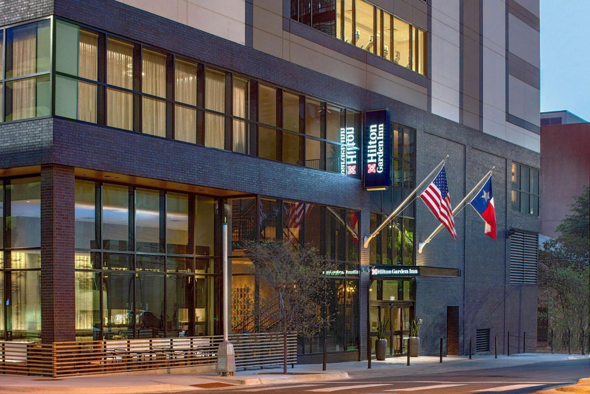 Hilton Garden Inn Austin University Capitol District Dış mekan fotoğraf